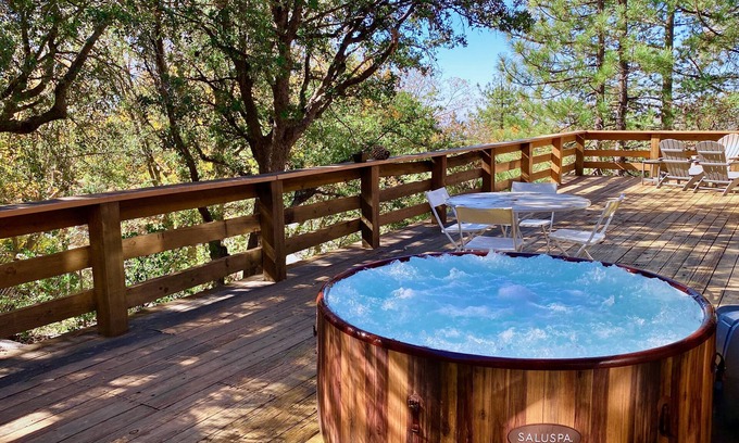 Idyllwild House | Whispering Ridge Cabin with Spa & Mountain Bliss