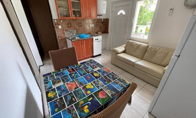 Stara Novalja Apartment | White Apartment for 2