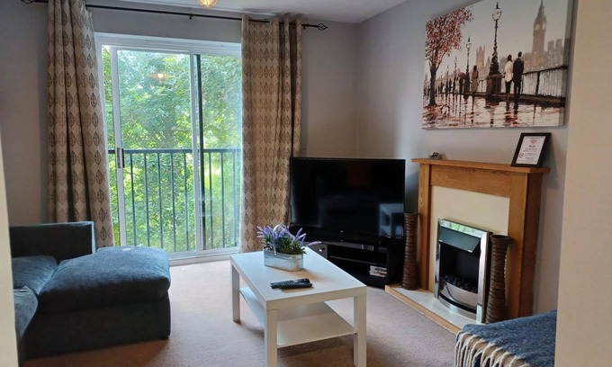 Dunstable Apartment | White Door Malt - Huku Kwetu