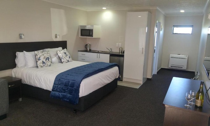 Gisborne Hotel | White Heron Motor Lodge