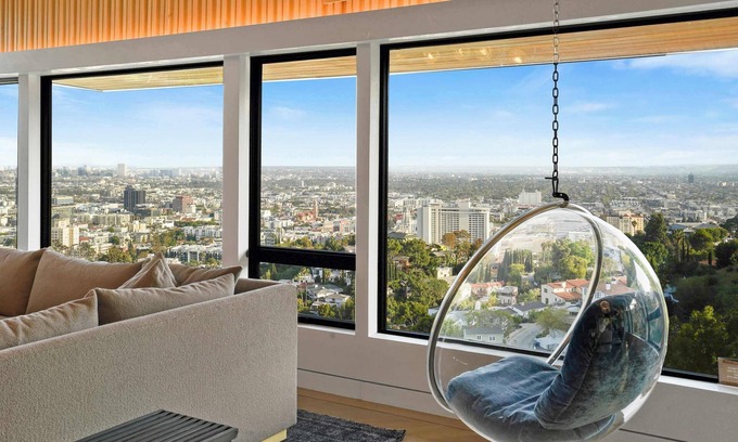Hollywood Heights House | White Lotus by Stay Awhile Villas