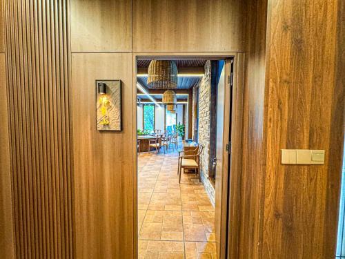 Enshi Hotel | White Magpie Mountain Residence