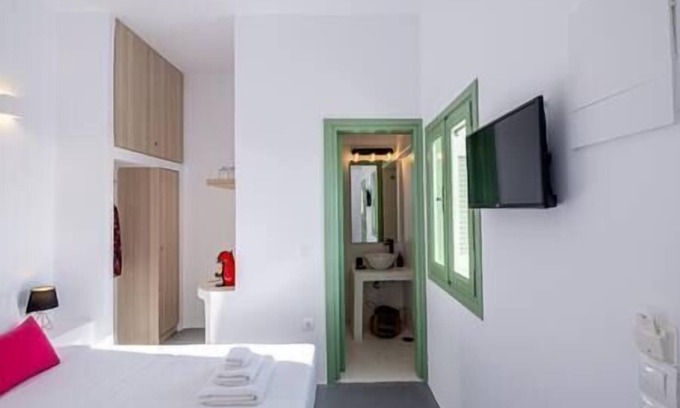 Pyrgos Apartment | White Orchid Studio with Sea and Mountain View