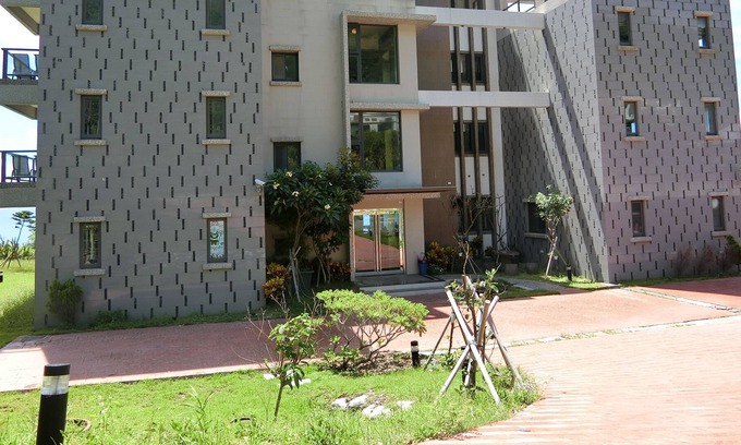 Shoufeng House | White Spray B&B