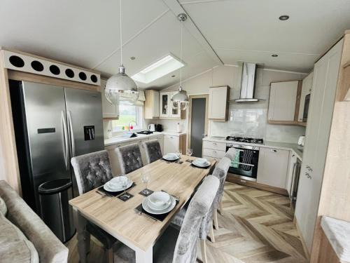 Allerthorpe Cabin | White Swan Lodge