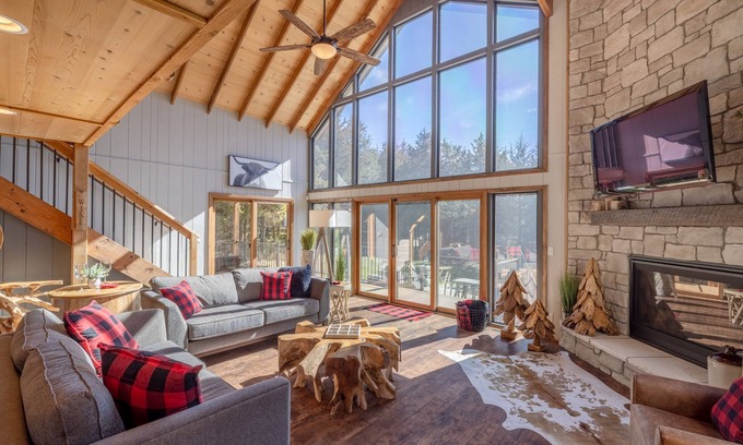 Wright City Ski Chalet | White Tail Lodge by Innsbrook Vacations!