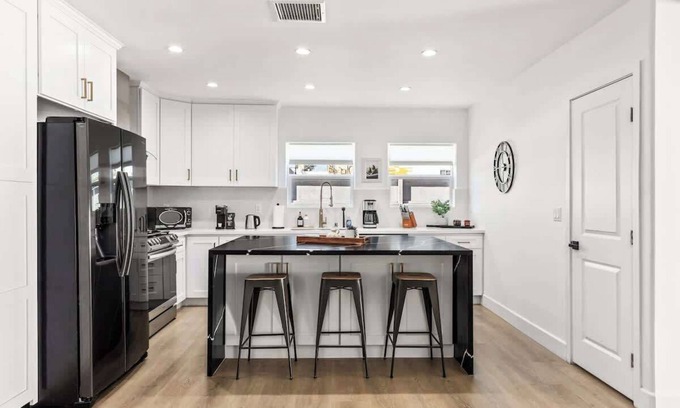 Valley Village House | Whitsett Escape Summa