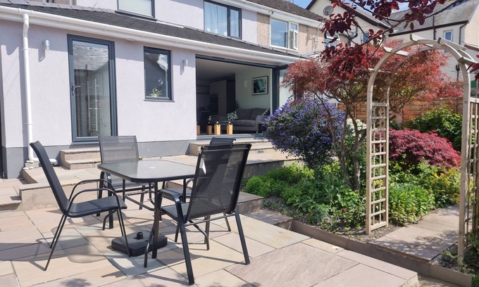 Conwy House | Whole house with parking and garden in Conwy. Pets welcome