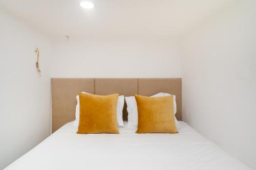 Sao Cristovao e Sao Lourenco Apartment | WHome Quiet Retreat Just Minutes from the Buzz