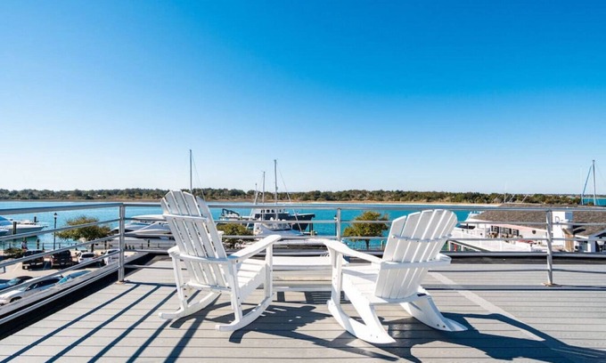 Morehead City Condo | Why Knot Getaway.Rooftop with WaterView! Unit D