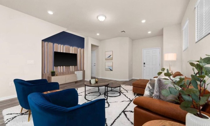 Davenport House | WI3277 Luxury 5BR Windsor Island Resort Home Near Disney | Pool