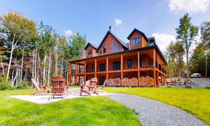 Beaver Cove Cabin | Wicked Moose Cabin* Waterfront*Sleeps 12* Hottub*