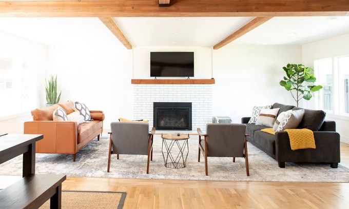 Burlington Other | Wide Open Spaces and Views! Beautiful, spacious 3bdr Farmhouse