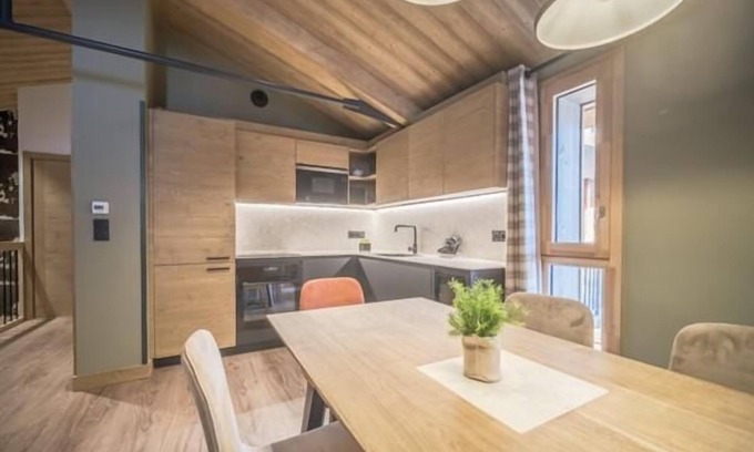 La Rosiere Apartment | Wifi, 100m from ski slopes, 4th floor, view village, swimming pool, sauna, hammam, tv, ski locker