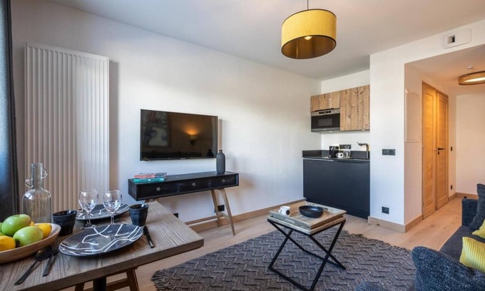 Montalbert Apartment | Wifi, 300m from ski slopes, swimming pool, sauna, hammam, parking, ski locker, 20-26m², Montalbert