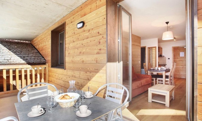 La Clusaz Apartment | Wifi, 50m from ski slopes, fitness, sauna, hammam, tv, ski locker, 60m², La Clusaz