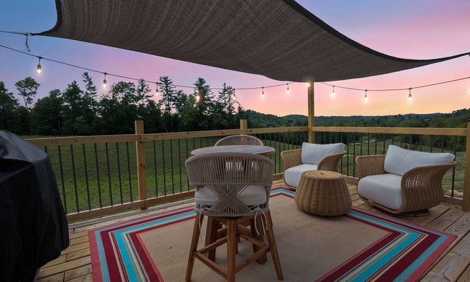 Hazel Green Cottage | WiFi, Firepit, Fishing Pond - FarmView - Red River Gorge, Kentucky!