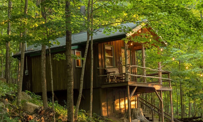 Allegheny Mountains Cabin | WiFi l Heat/AC l Firepit/Grill- Glamp in Style!