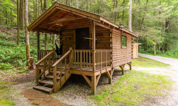 Campton Apartment | WiFi & Minimalist - Cozy Creek -Red River Gorge KY