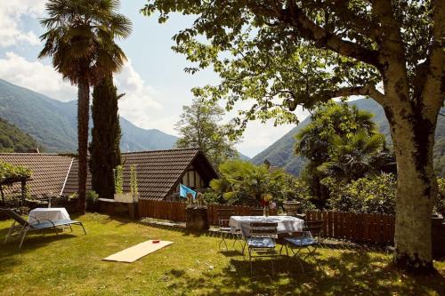 Isorno Apartment | Wild Valley Palm Garden in Valle Onsernone