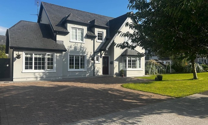 Ennis House | Wildflower Way - Luxury 4-Bed Gateway to Ireland’s Wild West