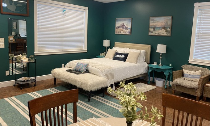 Upper Grand Lagoon Apartment | Wiley Ranch on the Beach - Private studio just minutes from the beach. Sleeps 4