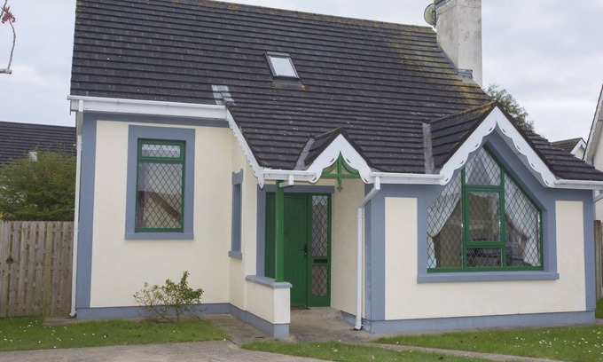 Rosslare House | Willow Grove HC No. 4 by Interhome