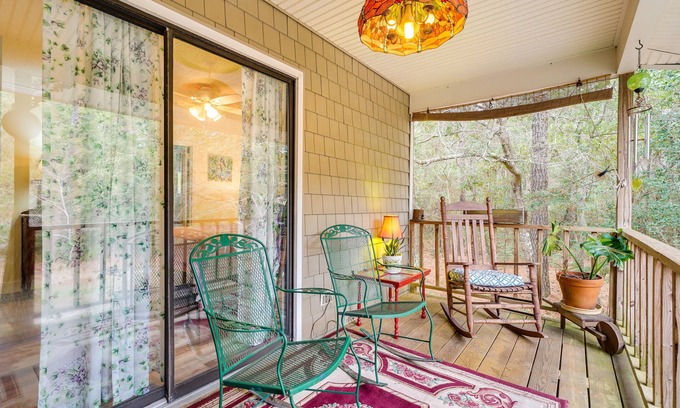 Sea Breeze House | Wilmington Getaway Near Carolina Beach Boardwalk!