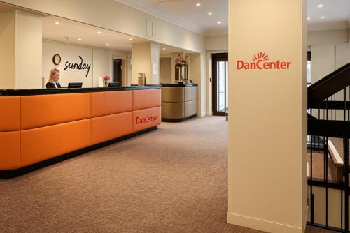 Winchester Hotel | Winchester Cathedral View By Dancenter