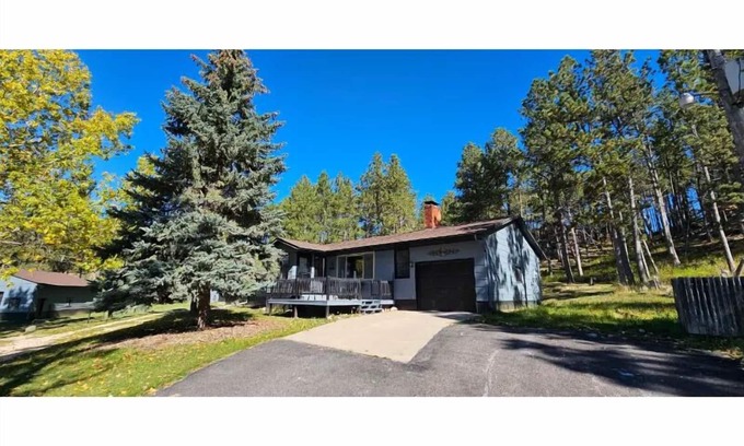Custer House | Wind Dance Lodge w/HOT TUB Large Shop garage