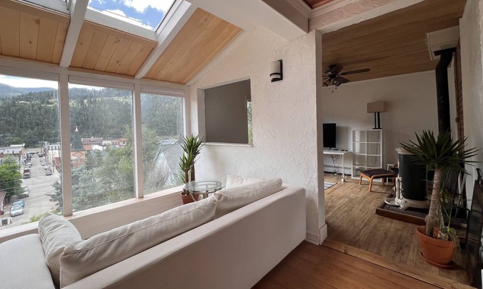 Idaho Springs House | Windows Huge, Light, Southern Facing, Hot-Tub on Deck, 5 Min. Walk Downtown