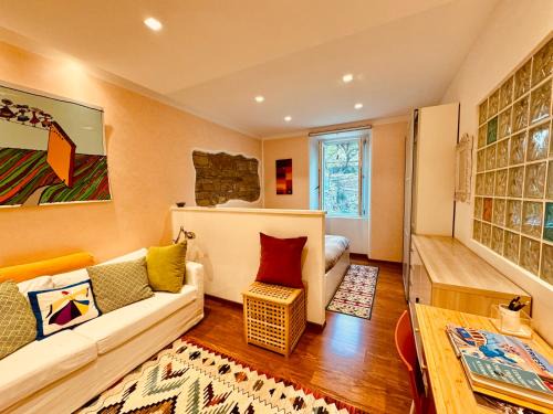 San Giovanni-Chiadino-Rozzol Apartment | Windows on the garden