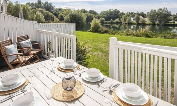 South Cerney House | Windrush Lake 87, The Retreat (P)