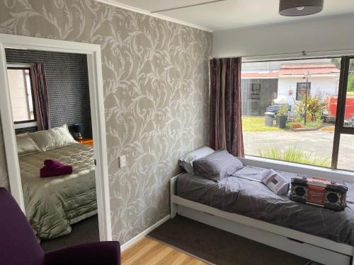 Waitahanui Hotel | Windsor Motel