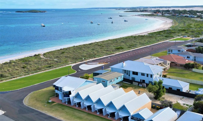 Lancelin Apartment | Windsurfer Beach Chalet - 2