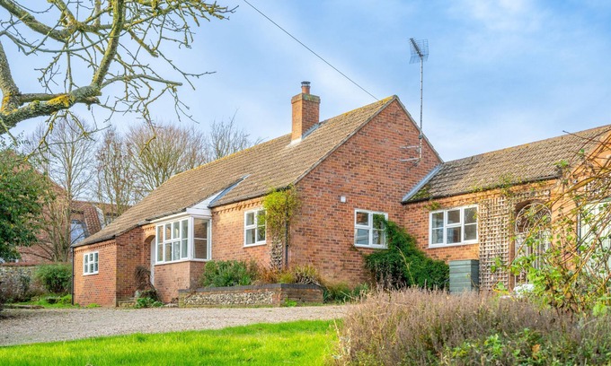 Burnham Market Cottage | Windy Ridge - a 365 marketing that sleeps 4 guests in 2 bedrooms