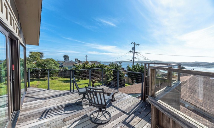 Old Town House | WindyHideaway~NEW & Radiant Retreat! Coastal Family Fun in Bodega Bay! GmRm