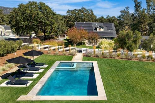 Sonoma House | Wine Country Estate by AvantStay Pool Spa Barn