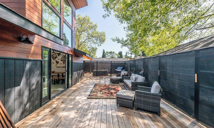 Graton House | Wine Country Family Retreat 60 Day Min