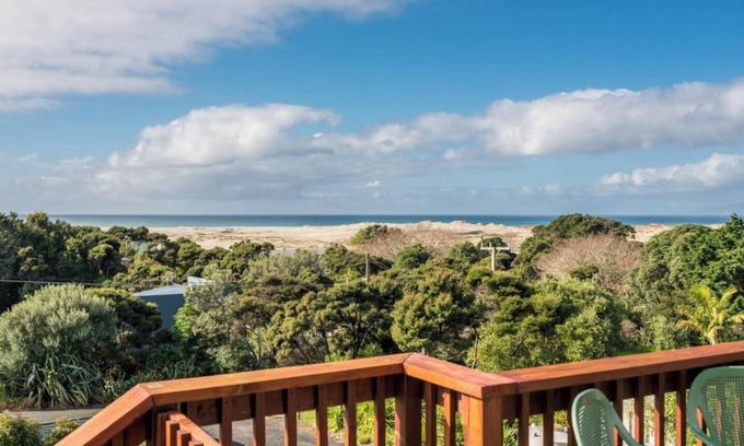 Mangawhai House | Wine Downtime - Mangawhai Holiday Home
