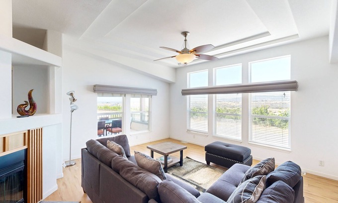 Paso Robles House | Wine Enthusiast Escape w/Vineyard Views - 7 Miles to Downtown