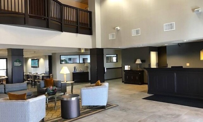 Pueblo Hotel | Wingate by Wyndham Pueblo