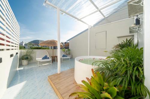 Patong House | Wink Centre House 10 Patong Beach