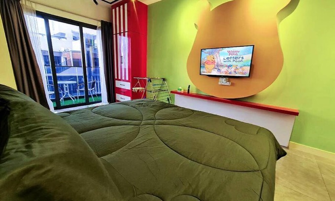 Taman Melaka Raya Apartment | WinnieThePooh#BathtubPoolSeaview