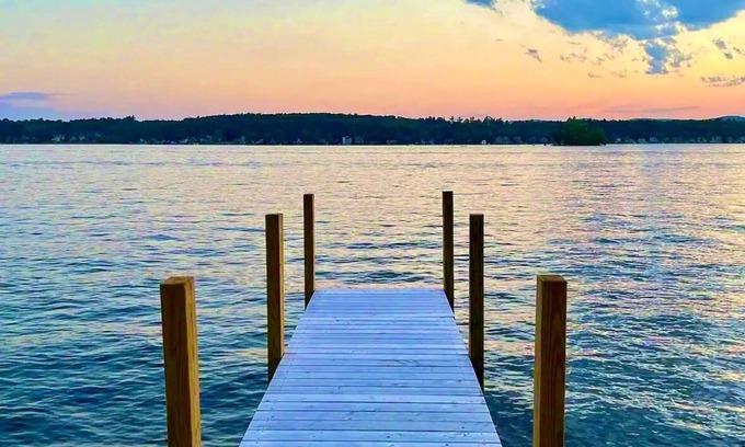 Laconia Cottage | Winnipesaukee housenw/dock included.