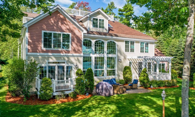 Moultonborough House | Winnipesaukee Luxury Home for 17 Prime Location Beautiful Views