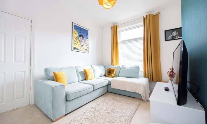 Manchester House | Winslow House- Free Parking