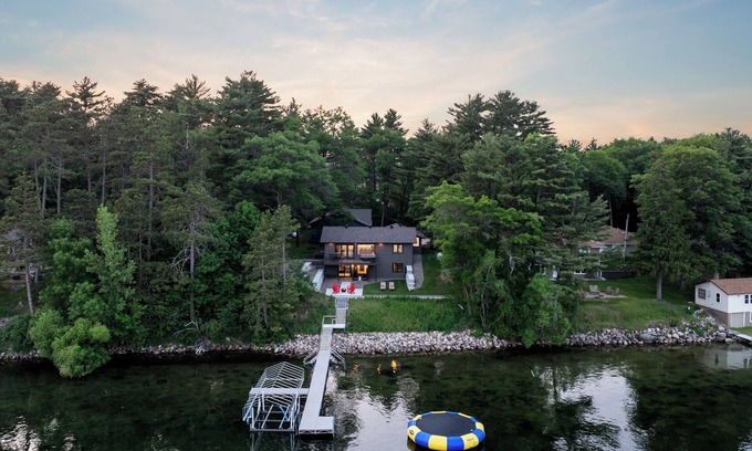 Cushing Cabin | Winter Getaway that won't disappoint + Game Room