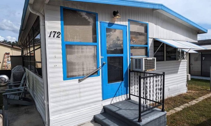 Lakeland House | Winter in Lakeland, FL 1 bedroom in beautiful Sanlan RV Park
