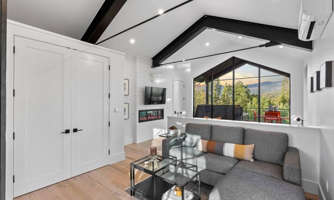 Winter Park Apartment | Winter Park Luxury Studio w/Private Hot Tub+Majestic Views